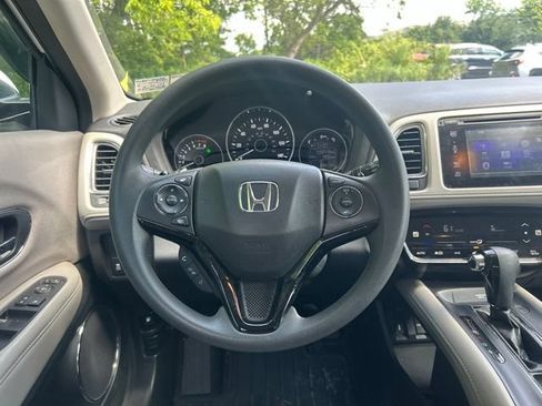 Used 2017 Honda HR-V EX image 22