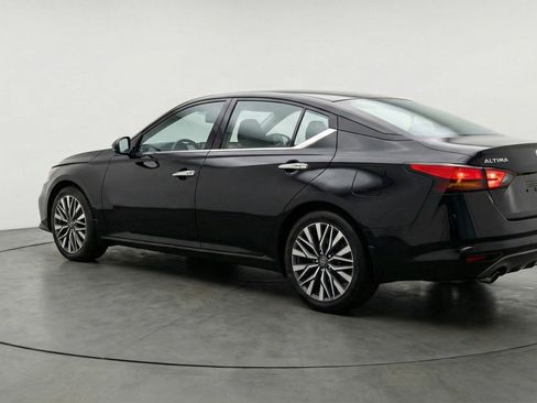 Used 2025 Nissan Altima 2.5 SV image 6