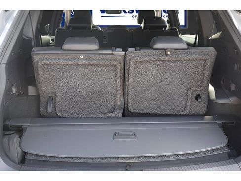 Certified 2022 Volkswagen Tiguan SE R-Line FWD image 16