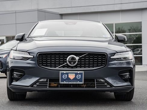 Used 2024 Volvo S60 B5 Plus image 2