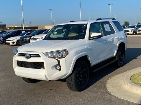 Used 2022 Toyota 4Runner SR5 AWD/4WD image 3