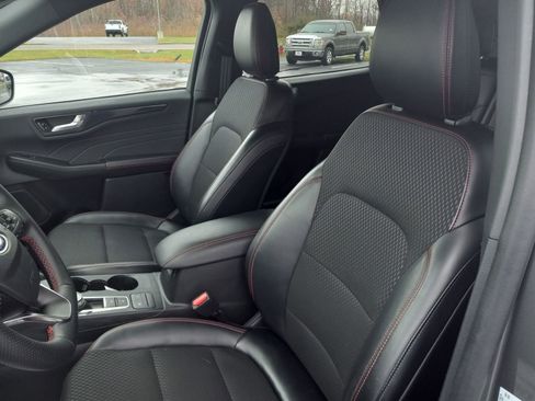 Used 2025 Ford Escape ST-Line image 13