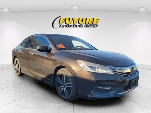 Used 2016 Honda Accord Touring image 1