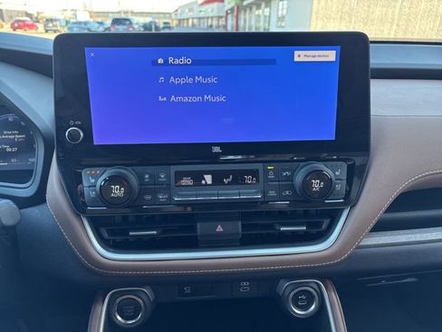 Used 2025 Toyota Grand Highlander AWD image 15