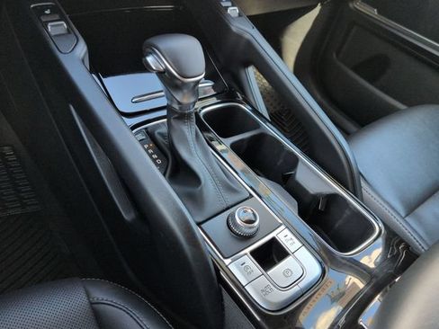 Used 2022 Kia Telluride S FWD image 18