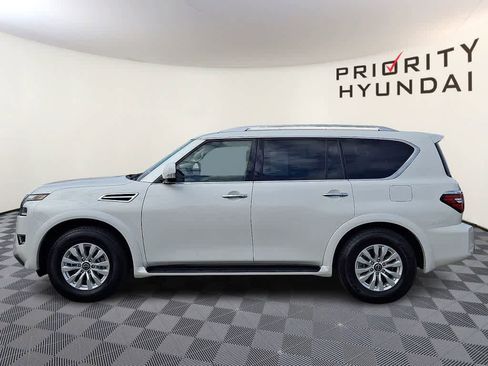 Used 2024 Nissan Armada SV image 7