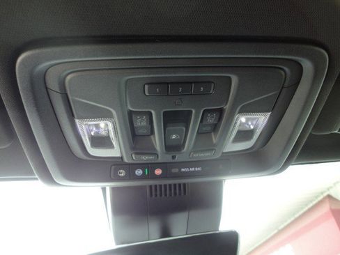 Used 2022 GMC Sierra 1500 AT4 w/ AT4 Premium Package image 8