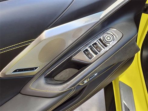 Used 2022 Chevrolet Corvette Stingray Premium Conv w/ Z51 Performance Package image 9