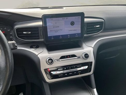 Certified 2023 Ford Explorer XLT w/ Equipment Group 202A image 6