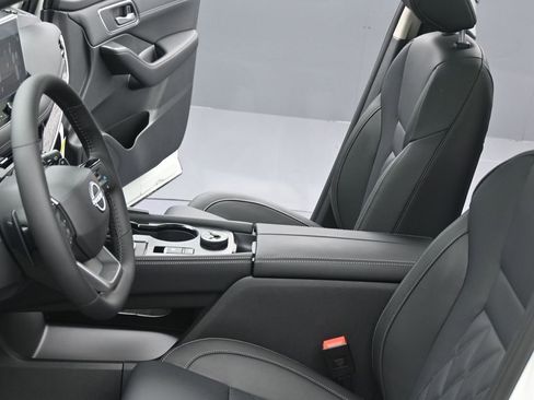 New 2026 Nissan Rogue Platinum w/ Tech Package image 19