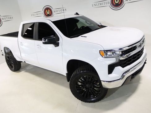 Used 2026 Chevrolet Silverado 1500 LT w/ Z71 Off-Road Package AWD/4WD image 8