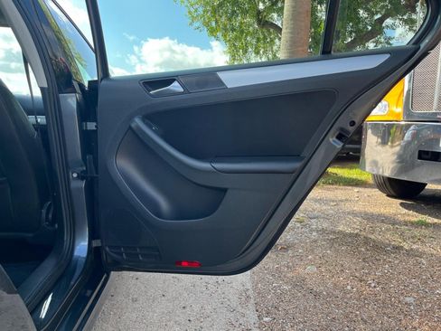 Used 2012 Volkswagen Jetta TDI image 24