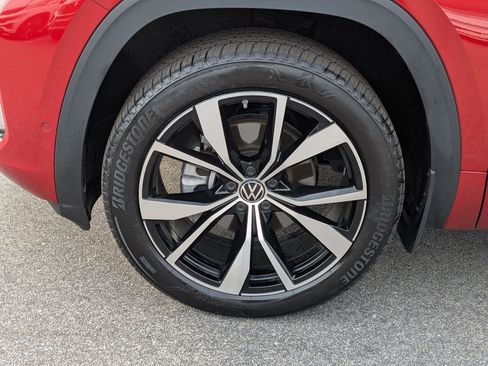 Used 2024 Volkswagen Atlas SEL Premium R-Line image 10