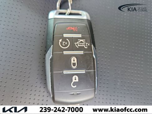 Certified 2025 Kia Sorento S FWD image 32