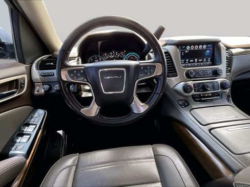 Used 2019 GMC Yukon Denali w/ Denali Ultimate Package AWD/4WD image 6