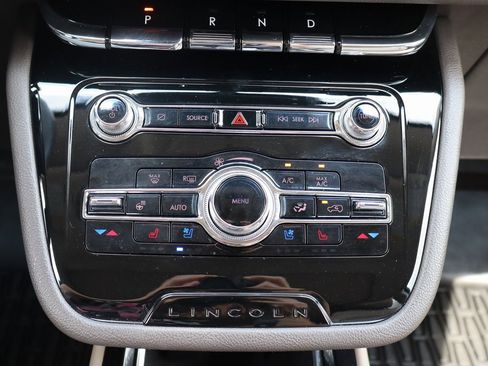 Used 2022 Lincoln Corsair Reserve w/ Equipment Group 201A image 9