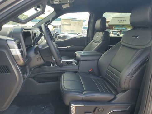 New 2026 Ford F250 Platinum w/ Tremor Off-Road Package image 10