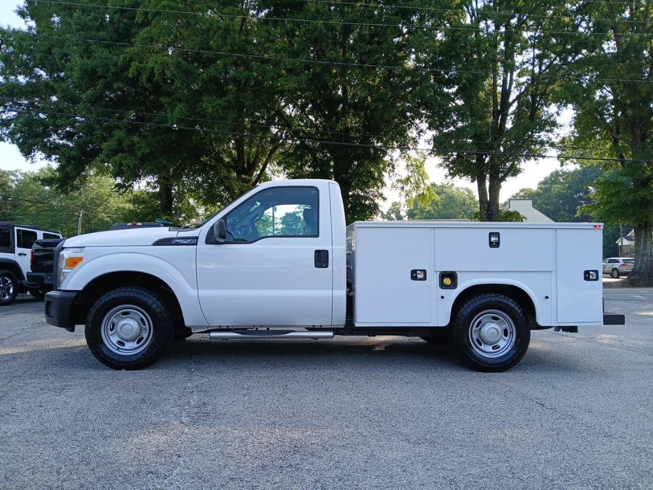 Used 2016 Ford F250 XL RWD image 1