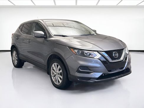 Used 2022 Nissan Rogue Sport S image 3