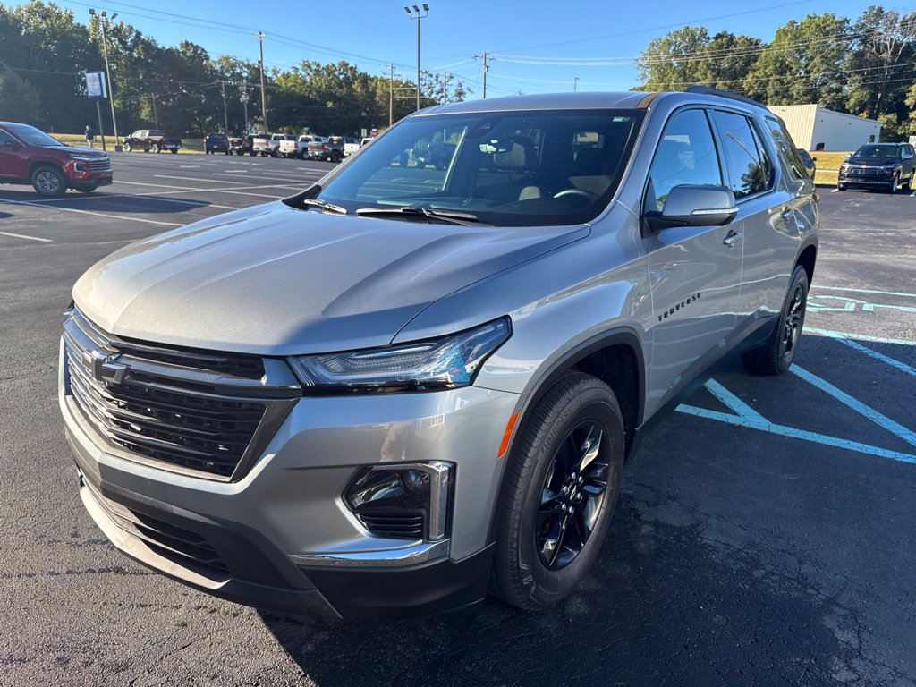 Used 2023 Chevrolet Traverse LT FWD image 4
