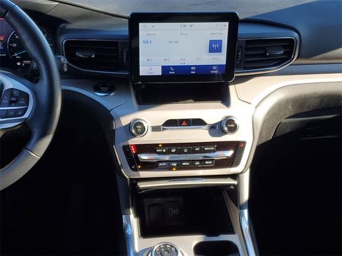 Used 2023 Ford Explorer XLT w/ Equipment Group 202A image 24