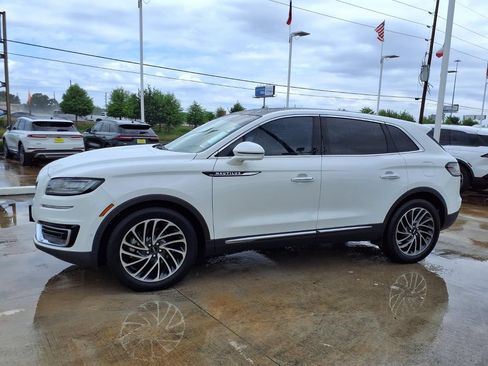 Used 2020 Lincoln Nautilus Reserve w/ Equipment Group 201A FWD image 3