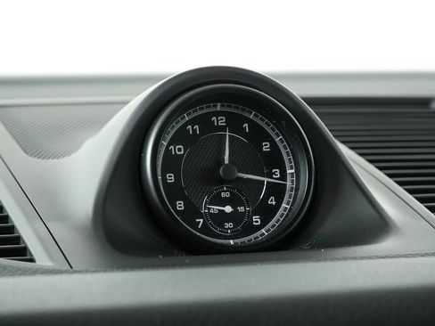 New 2025 Porsche Macan AWD image 18