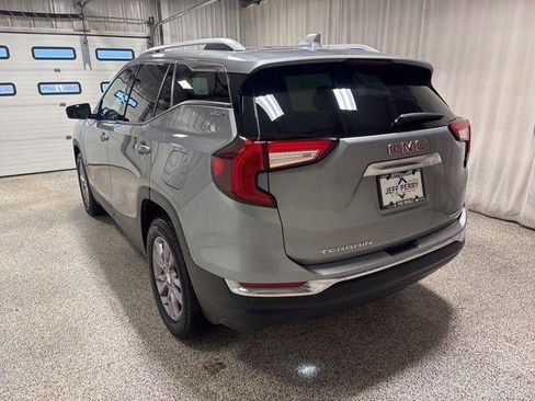 Used 2023 GMC Terrain SLT image 6