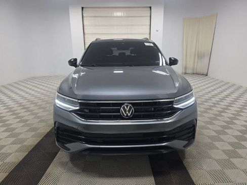 Used 2024 Volkswagen Tiguan SE R-Line FWD image 3
