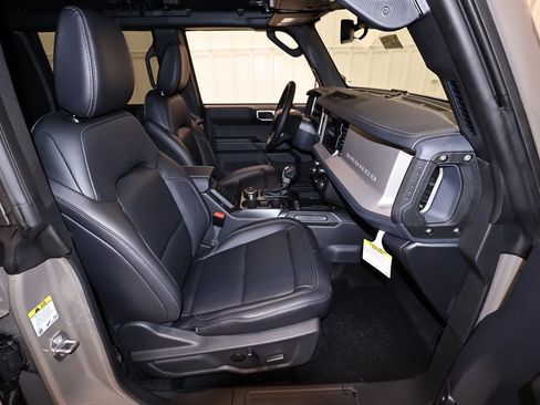 New 2026 Ford Bronco Outer Banks AWD/4WD image 16