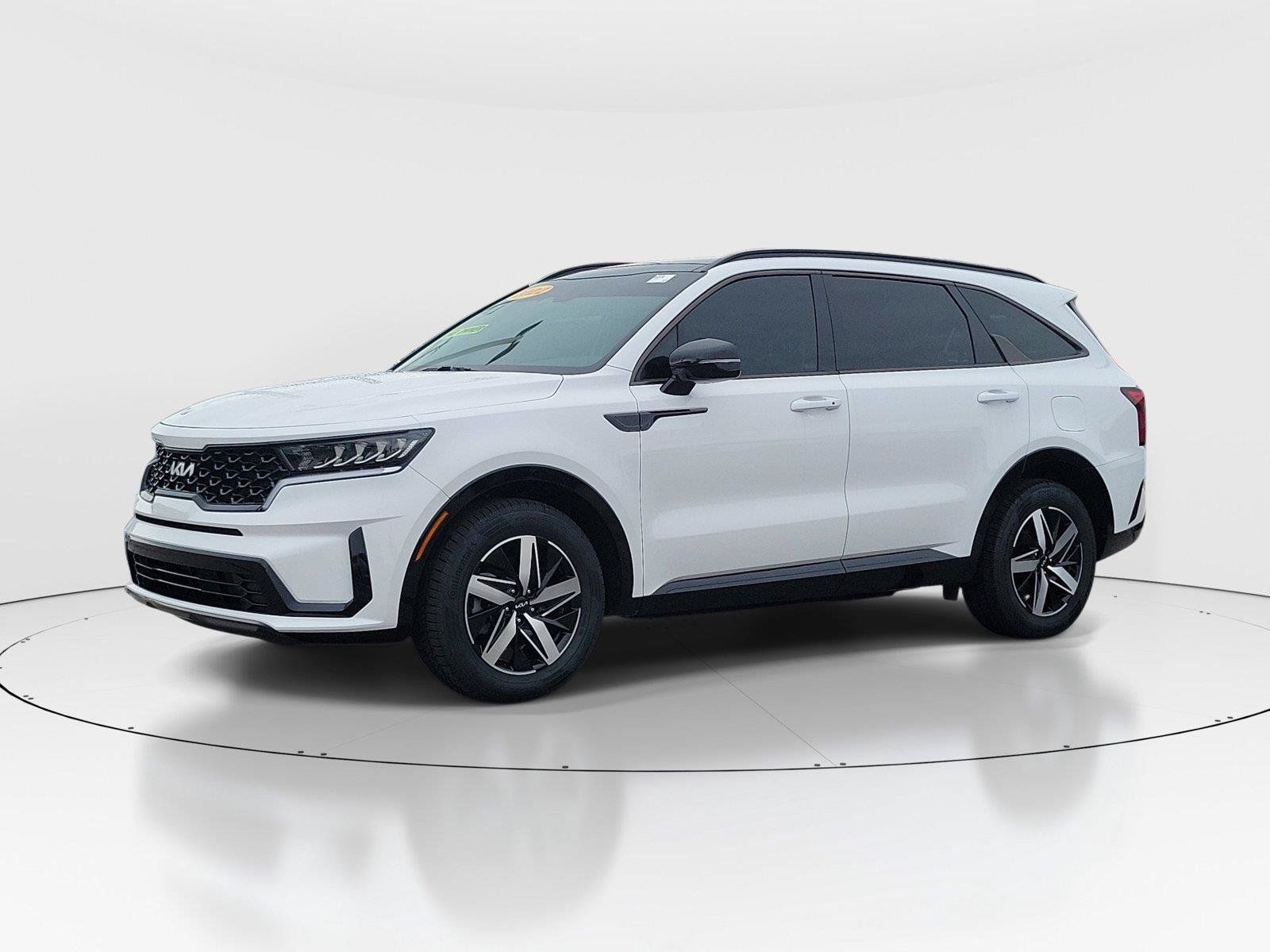 Used 2022 Kia Sorento S w/ Panoramic Sunroof Package FWD image 2