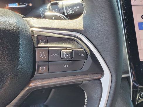 Used 2024 Jeep Grand Cherokee Limited AWD/4WD image 13