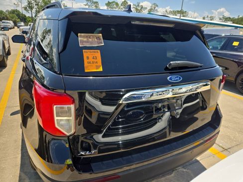 Used 2023 Ford Explorer XLT w/ Equipment Group 202A RWD image 7
