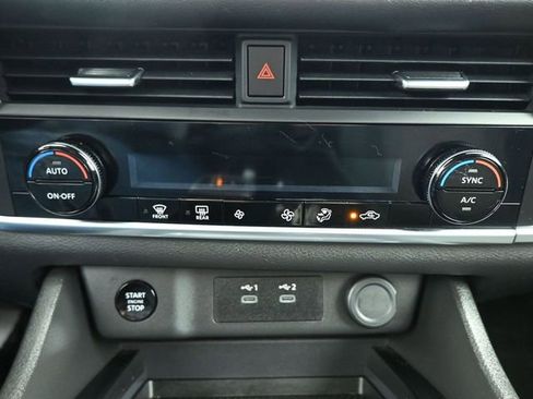 Used 2024 Nissan Rogue SV image 20