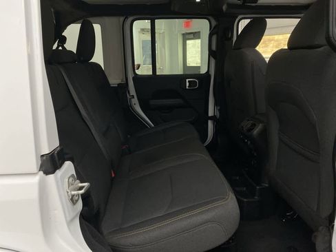 Used 2024 Jeep Wrangler Sahara image 17