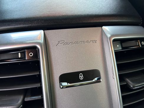 Used 2013 Porsche Panamera GTS AWD/4WD image 96