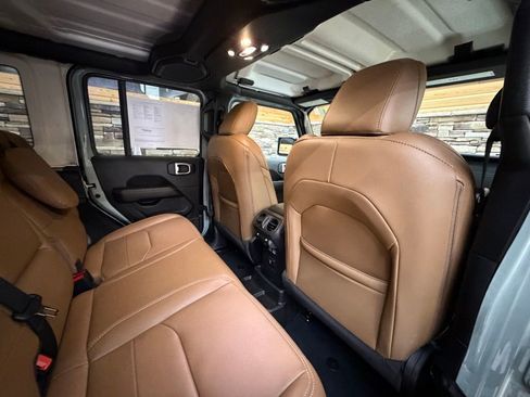 Used 2023 Jeep Wrangler Unlimited Sahara w/ Cold Weather Group AWD/4WD image 30
