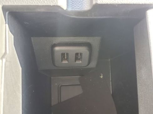 Certified 2023 Chevrolet Equinox Premier image 35