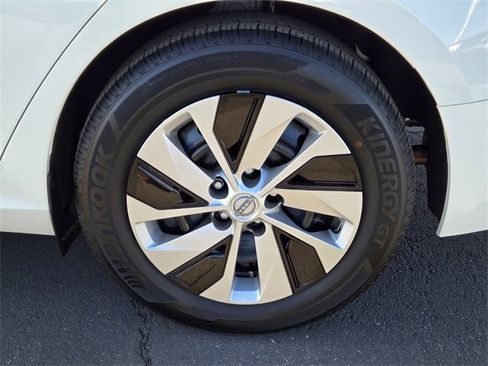 Used 2025 Nissan Altima 2.5 S image 8