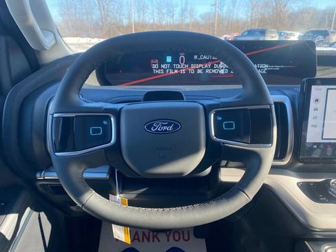 New 2026 Ford Expedition Active image 22