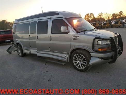 Used 2025 GMC Savana 2500 Extended w/ Driver Convenience Package image 4