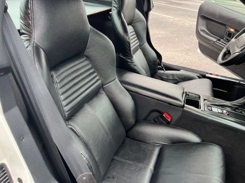 Used 1996 Chevrolet Corvette Coupe RWD image 15