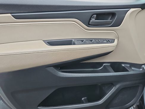 Used 2020 Honda Odyssey EX image 12