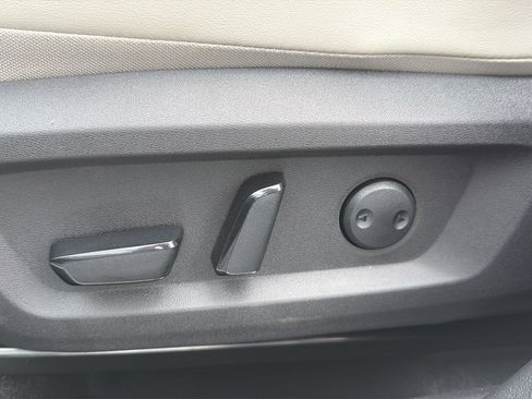 New 2026 Nissan Rogue SV AWD/4WD image 12