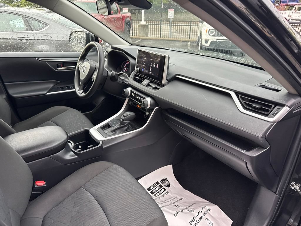 Certified 2025 Toyota RAV4 XLE AWD/4WD image 33
