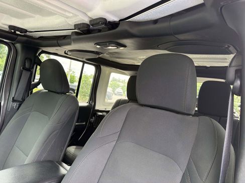 Used 2018 Jeep Wrangler Unlimited Sport S AWD/4WD image 20
