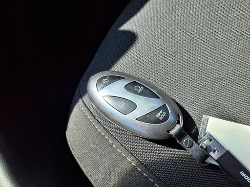 Used 2025 Hyundai Kona SEL FWD image 18