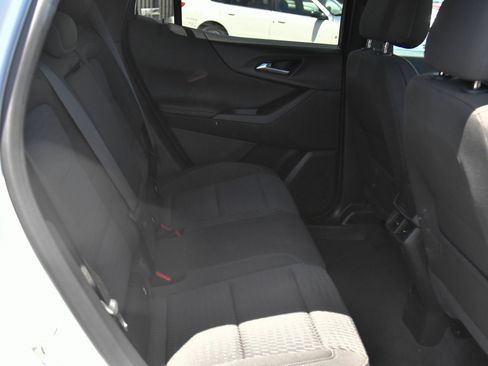 Used 2025 Chevrolet Equinox LT FWD image 43
