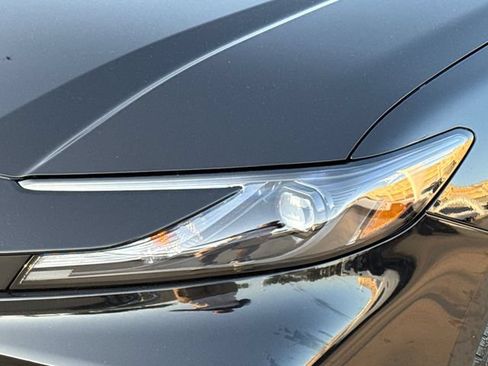 Used 2026 Toyota Camry SE w/ Convenience Package FWD image 4
