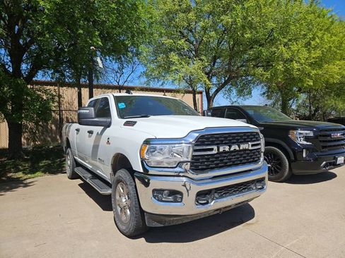 Used 2024 RAM 2500 Big Horn w/ Off Road Package image 3